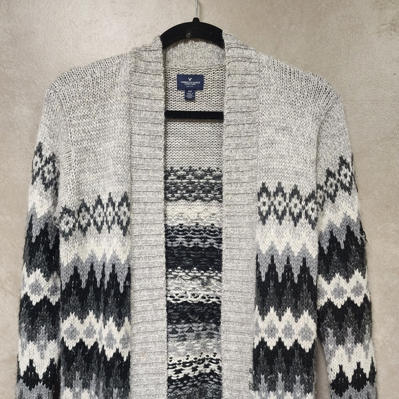 American Eagle Women's Open Front Gray/Black/White Aztec Design Cardigan Sz S - Picture 5 of 8